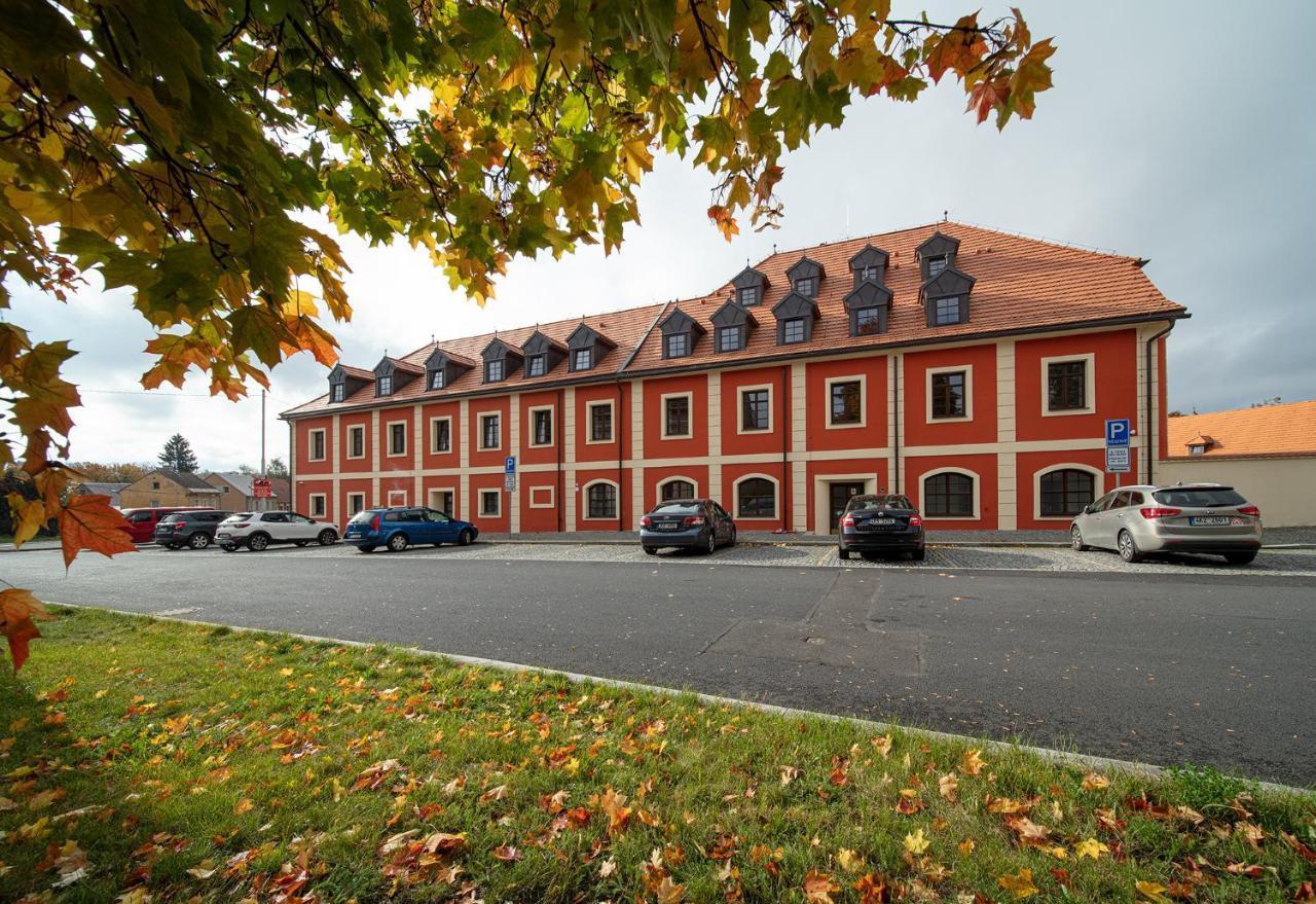Apartmany Myslivna Ostrov  Exterior photo